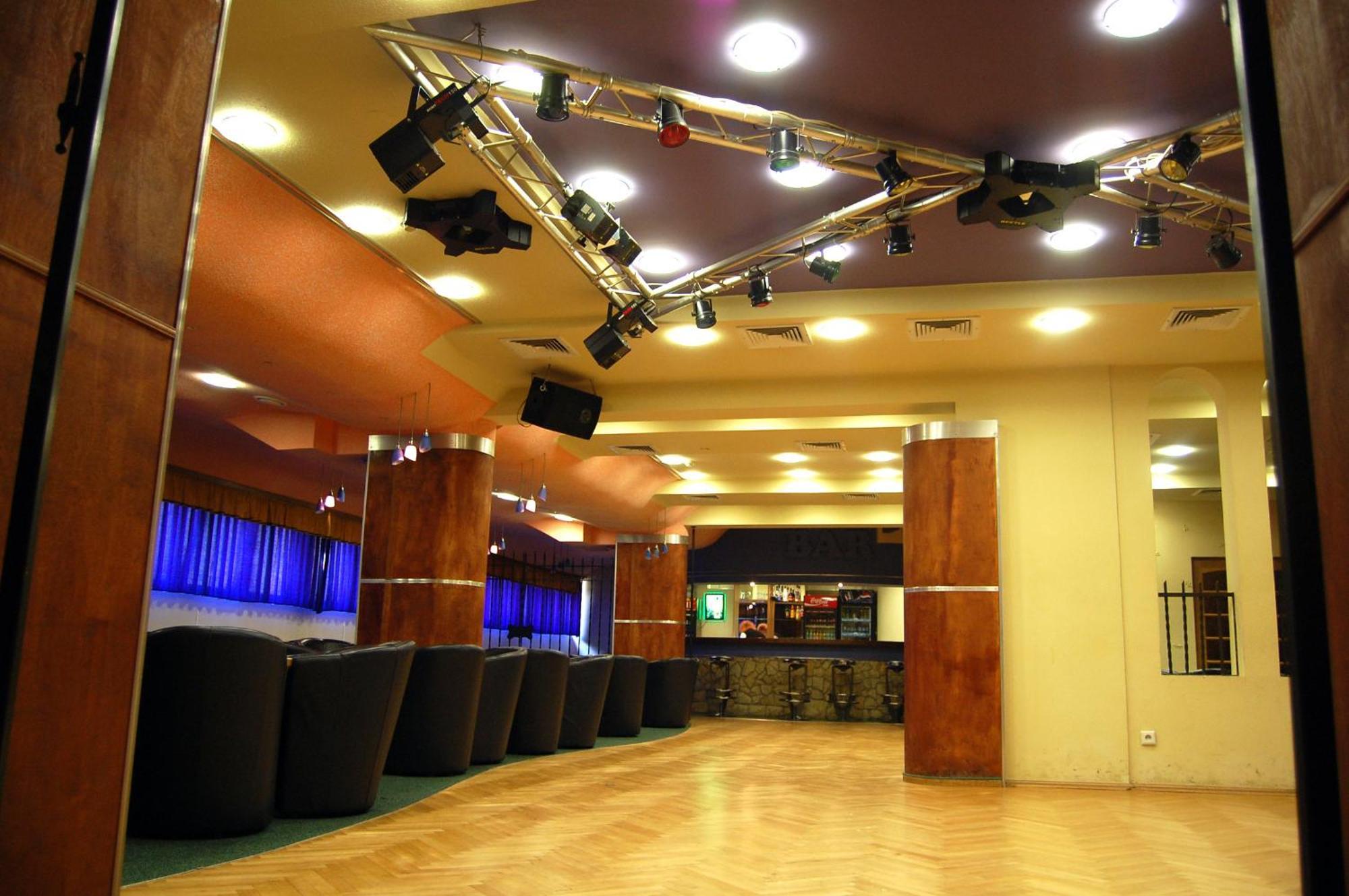 Hotel Zajazd Piastowski Казимеж Долни Екстериор снимка